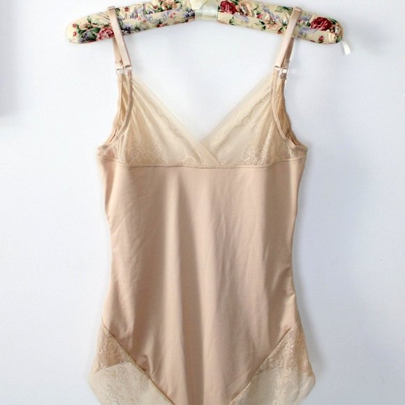 La Vie En Rose Bodysuit Large Beige Teddy Women's Lace New with Tags T22 - Picture 8 of 14
